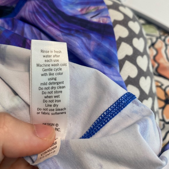 Athleta Rash Guard - Picture 2 of 8